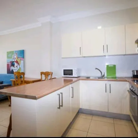 Edelmira Apartament *
